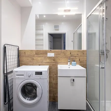 Modern Tower Z Silownia I Tarasem Na Dachu Apartment